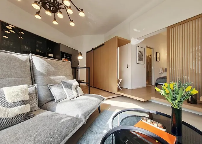 Luxury Omuntu